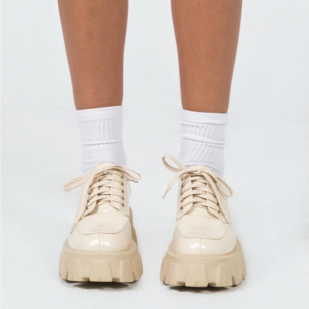 Never Worn Princess Polly Chunky Platform Mia Shoes | US size 6 | Beige
